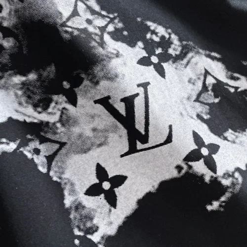 Cheap Louis Vuitton LV T-Shirts Short Sleeved For Unisex #1426707 Replica Wholesale [$42.00 USD] [ITEM#1426707] on Replica Louis Vuitton LV T-Shirts