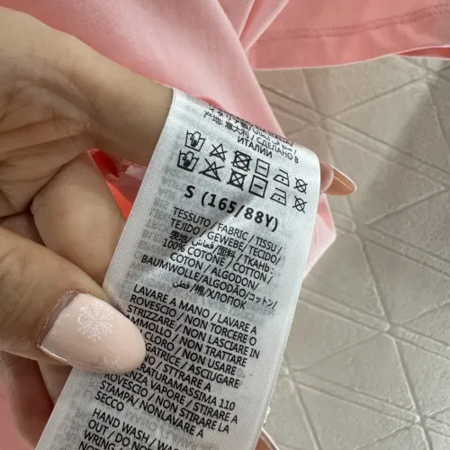 Cheap Gucci T-Shirts Short Sleeved For Women #1426961 Replica Wholesale [$64.00 USD] [ITEM#1426961] on Replica Gucci T-Shirts