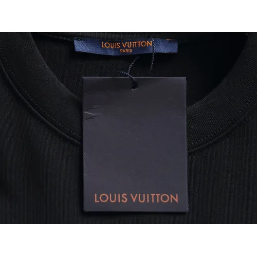 Cheap Louis Vuitton LV T-Shirts Short Sleeved For Unisex #1426979 Replica Wholesale [$38.00 USD] [ITEM#1426979] on Replica Louis Vuitton LV T-Shirts