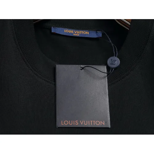 Cheap Louis Vuitton LV T-Shirts Short Sleeved For Unisex #1427001 Replica Wholesale [$38.00 USD] [ITEM#1427001] on Replica Louis Vuitton LV T-Shirts