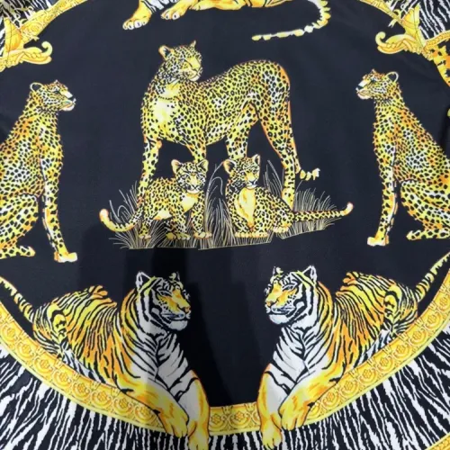 Cheap Versace Tracksuits Short Sleeved For Unisex #1428345 Replica Wholesale [$60.00 USD] [ITEM#1428345] on Replica Versace Tracksuits