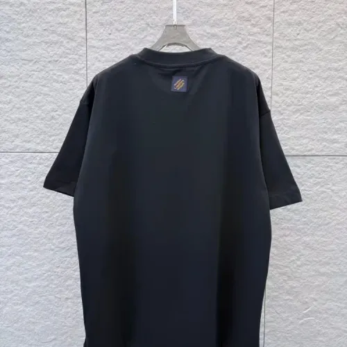 Cheap Louis Vuitton LV T-Shirts Short Sleeved For Unisex #1428906 Replica Wholesale [$39.00 USD] [ITEM#1428906] on Replica Louis Vuitton LV T-Shirts