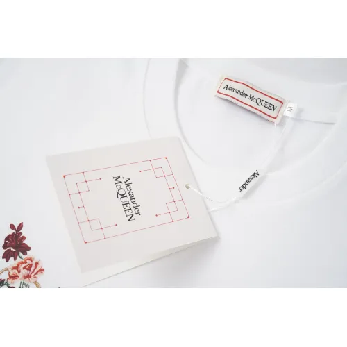 Cheap Alexander McQueen T-shirts Short Sleeved For Unisex #1429580 Replica Wholesale [$32.00 USD] [ITEM#1429580] on Replica Alexander McQueen T-shirts