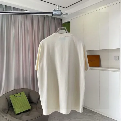 Cheap Gucci T-Shirts Short Sleeved For Unisex #1429701 Replica Wholesale [$42.00 USD] [ITEM#1429701] on Replica Gucci T-Shirts