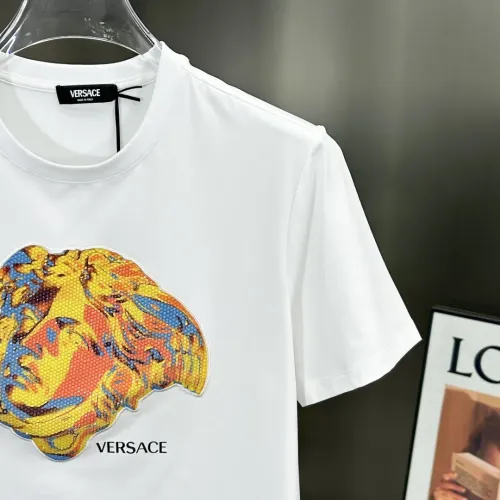 Cheap Versace T-Shirts Short Sleeved For Unisex #1430368 Replica Wholesale [$72.00 USD] [ITEM#1430368] on Replica Versace T-Shirts
