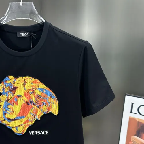 Cheap Versace T-Shirts Short Sleeved For Unisex #1430369 Replica Wholesale [$72.00 USD] [ITEM#1430369] on Replica Versace T-Shirts