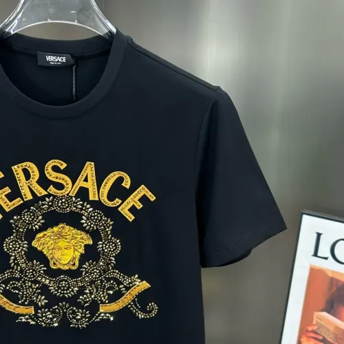 Cheap Versace T-Shirts Short Sleeved For Unisex #1430371 Replica Wholesale [$72.00 USD] [ITEM#1430371] on Replica Versace T-Shirts