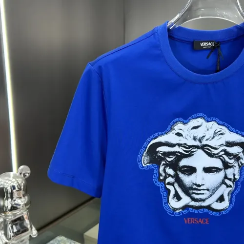 Cheap Versace T-Shirts Short Sleeved For Unisex #1430373 Replica Wholesale [$64.00 USD] [ITEM#1430373] on Replica Versace T-Shirts