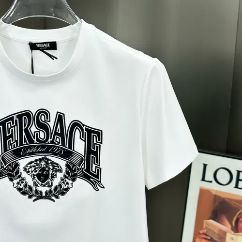 Cheap Versace T-Shirts Short Sleeved For Unisex #1430466 Replica Wholesale [$68.00 USD] [ITEM#1430466] on Replica Versace T-Shirts