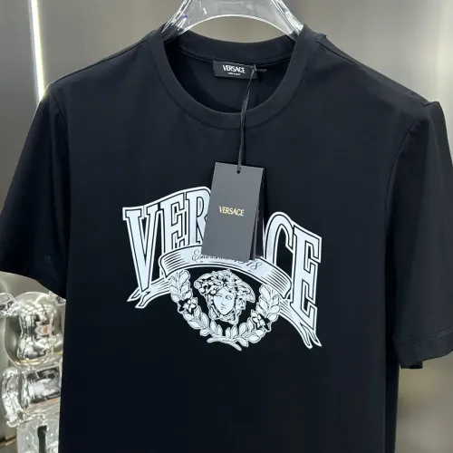 Cheap Versace T-Shirts Short Sleeved For Unisex #1430467 Replica Wholesale [$68.00 USD] [ITEM#1430467] on Replica Versace T-Shirts