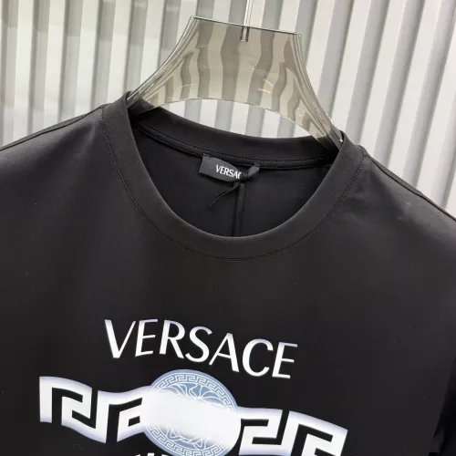 Cheap Versace T-Shirts Short Sleeved For Unisex #1430513 Replica Wholesale [$72.00 USD] [ITEM#1430513] on Replica Versace T-Shirts