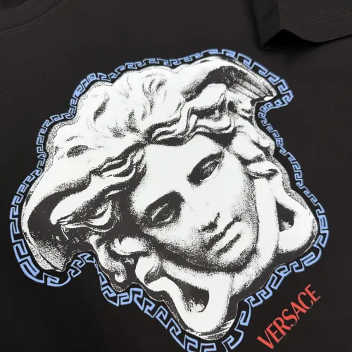 Cheap Versace T-Shirts Short Sleeved For Unisex #1430524 Replica Wholesale [$72.00 USD] [ITEM#1430524] on Replica Versace T-Shirts