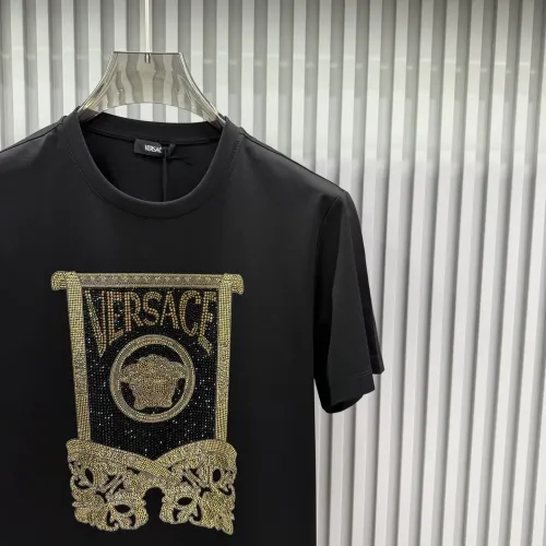 Cheap Versace T-Shirts Short Sleeved For Unisex #1430531 Replica Wholesale [$76.00 USD] [ITEM#1430531] on Replica Versace T-Shirts