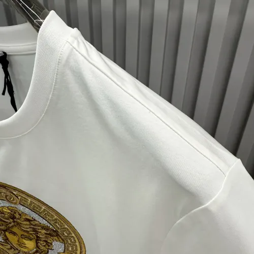 Cheap Versace T-Shirts Short Sleeved For Unisex #1430532 Replica Wholesale [$82.00 USD] [ITEM#1430532] on Replica Versace T-Shirts