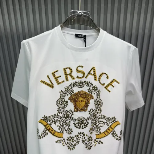 Cheap Versace T-Shirts Short Sleeved For Unisex #1430533 Replica Wholesale [$82.00 USD] [ITEM#1430533] on Replica Versace T-Shirts