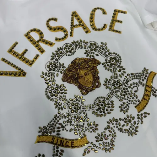 Cheap Versace T-Shirts Short Sleeved For Unisex #1430533 Replica Wholesale [$82.00 USD] [ITEM#1430533] on Replica Versace T-Shirts