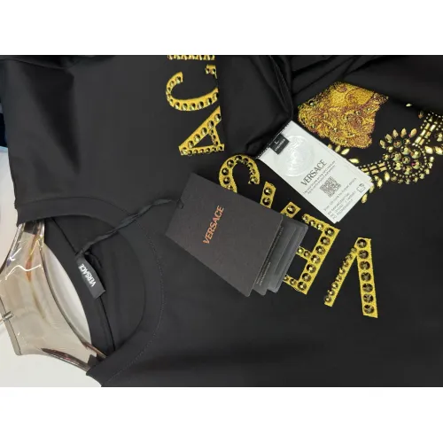 Cheap Versace T-Shirts Short Sleeved For Unisex #1430534 Replica Wholesale [$82.00 USD] [ITEM#1430534] on Replica Versace T-Shirts