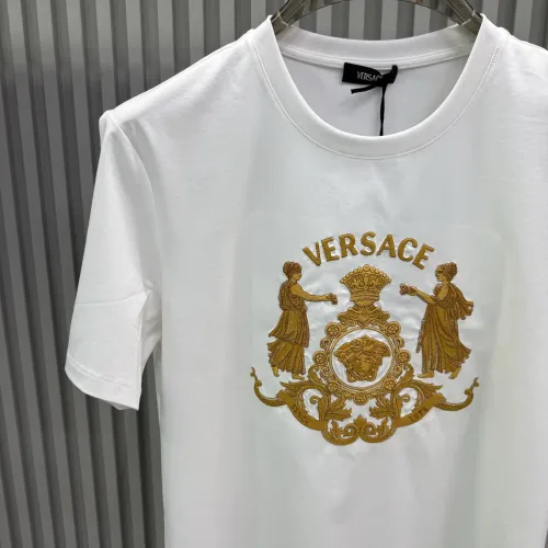 Cheap Versace T-Shirts Short Sleeved For Unisex #1430535 Replica Wholesale [$82.00 USD] [ITEM#1430535] on Replica Versace T-Shirts