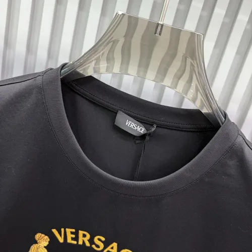 Cheap Versace T-Shirts Short Sleeved For Unisex #1430536 Replica Wholesale [$82.00 USD] [ITEM#1430536] on Replica Versace T-Shirts