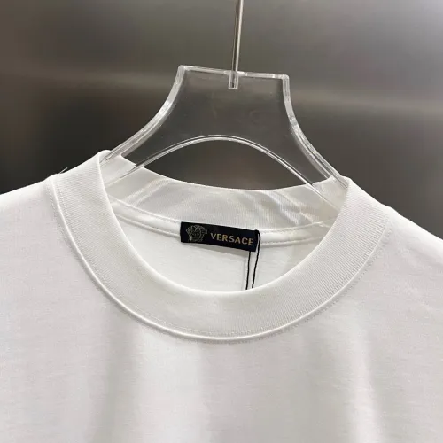 Cheap Versace T-Shirts Short Sleeved For Unisex #1430607 Replica Wholesale [$38.00 USD] [ITEM#1430607] on Replica Versace T-Shirts