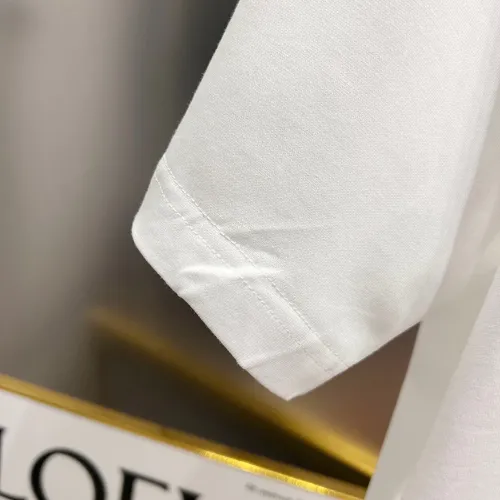 Cheap Versace T-Shirts Short Sleeved For Unisex #1430607 Replica Wholesale [$38.00 USD] [ITEM#1430607] on Replica Versace T-Shirts