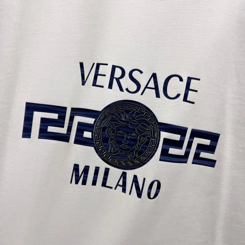 Cheap Versace T-Shirts Short Sleeved For Unisex #1430607 Replica Wholesale [$38.00 USD] [ITEM#1430607] on Replica Versace T-Shirts