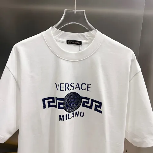 Cheap Versace T-Shirts Short Sleeved For Unisex #1430607 Replica Wholesale [$38.00 USD] [ITEM#1430607] on Replica Versace T-Shirts