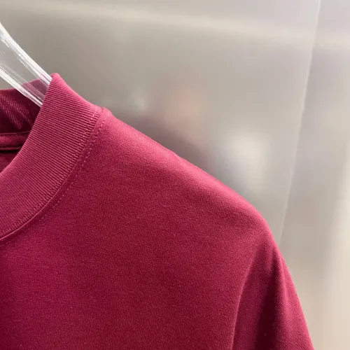 Cheap Versace T-Shirts Short Sleeved For Unisex #1430608 Replica Wholesale [$38.00 USD] [ITEM#1430608] on Replica Versace T-Shirts