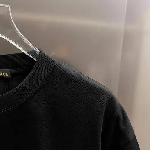 Cheap Versace T-Shirts Short Sleeved For Unisex #1430609 Replica Wholesale [$38.00 USD] [ITEM#1430609] on Replica Versace T-Shirts