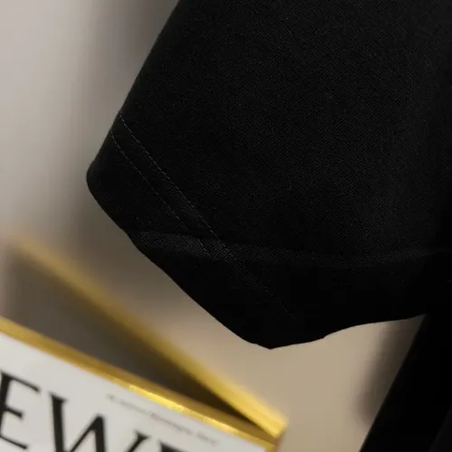 Cheap Fendi T-Shirts Short Sleeved For Unisex #1430616 Replica Wholesale [$38.00 USD] [ITEM#1430616] on Replica Fendi T-Shirts