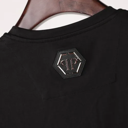 Cheap Philipp Plein PP T-Shirts Short Sleeved For Men #1431058 Replica Wholesale [$27.00 USD] [ITEM#1431058] on Replica Philipp Plein PP T-Shirts