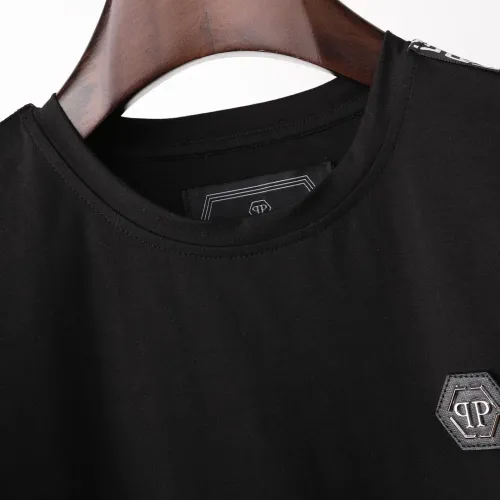 Cheap Philipp Plein PP T-Shirts Short Sleeved For Men #1431083 Replica Wholesale [$27.00 USD] [ITEM#1431083] on Replica Philipp Plein PP T-Shirts