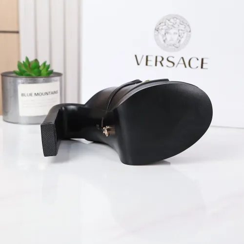 Cheap Versace Slippers For Women #1431922 Replica Wholesale [$118.00 USD] [ITEM#1431922] on Replica Versace Slippers