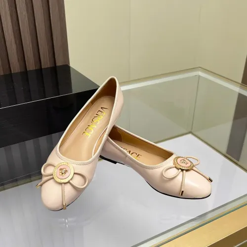 Cheap Versace Flat Shoes For Women #1432019 Replica Wholesale [$82.00 USD] [ITEM#1432019] on Replica Versace Flat Shoes