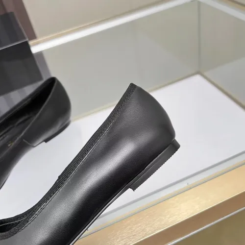 Cheap Versace Flat Shoes For Women #1432021 Replica Wholesale [$82.00 USD] [ITEM#1432021] on Replica Versace Flat Shoes