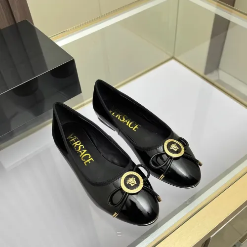 Cheap Versace Flat Shoes For Women #1432022 Replica Wholesale [$82.00 USD] [ITEM#1432022] on Replica Versace Flat Shoes