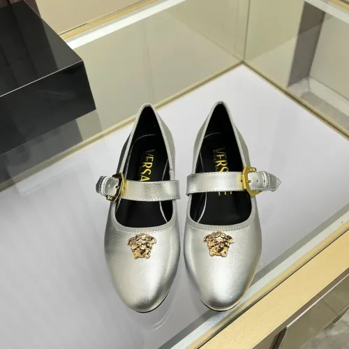 Cheap Versace Flat Shoes For Women #1432023 Replica Wholesale [$82.00 USD] [ITEM#1432023] on Replica Versace Flat Shoes