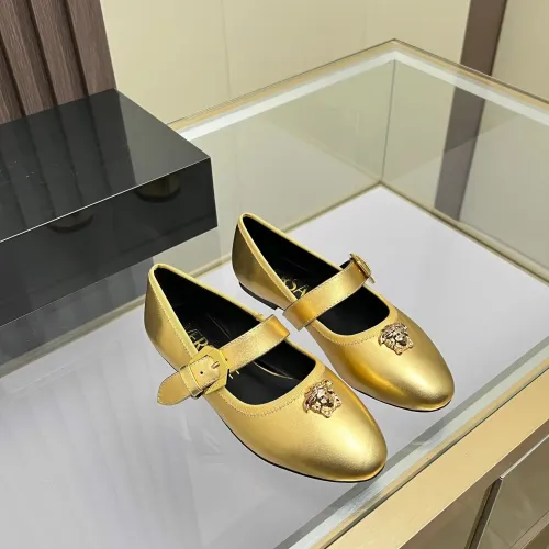 Cheap Versace Flat Shoes For Women #1432024 Replica Wholesale [$82.00 USD] [ITEM#1432024] on Replica Versace Flat Shoes