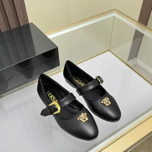 Cheap Versace Flat Shoes For Women #1432025 Replica Wholesale [$82.00 USD] [ITEM#1432025] on Replica Versace Flat Shoes