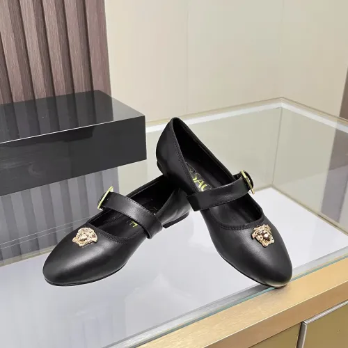 Cheap Versace Flat Shoes For Women #1432025 Replica Wholesale [$82.00 USD] [ITEM#1432025] on Replica Versace Flat Shoes