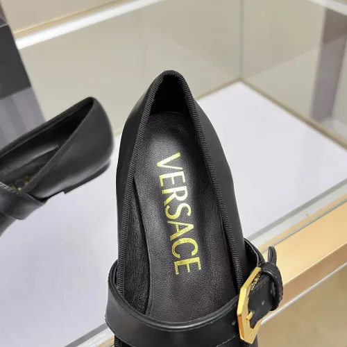Cheap Versace Flat Shoes For Women #1432025 Replica Wholesale [$82.00 USD] [ITEM#1432025] on Replica Versace Flat Shoes