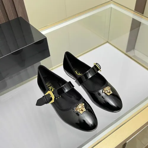 Cheap Versace Flat Shoes For Women #1432026 Replica Wholesale [$82.00 USD] [ITEM#1432026] on Replica Versace Flat Shoes