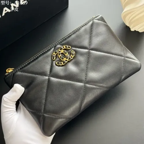 Chanel Pouches #1432163