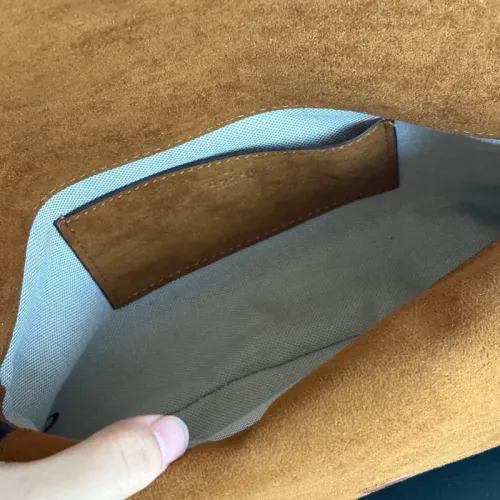 Cheap Gucci AAA Quality Messenger Bags #1432177 Replica Wholesale [$85.00 USD] [ITEM#1432177] on Replica Gucci AAA Quality Messenger Bags