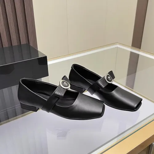 Cheap Versace Flat Shoes For Women #1432230 Replica Wholesale [$82.00 USD] [ITEM#1432230] on Replica Versace Flat Shoes