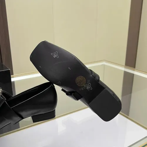 Cheap Versace Flat Shoes For Women #1432230 Replica Wholesale [$82.00 USD] [ITEM#1432230] on Replica Versace Flat Shoes