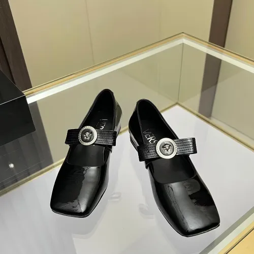 Cheap Versace Flat Shoes For Women #1432233 Replica Wholesale [$82.00 USD] [ITEM#1432233] on Replica Versace Flat Shoes