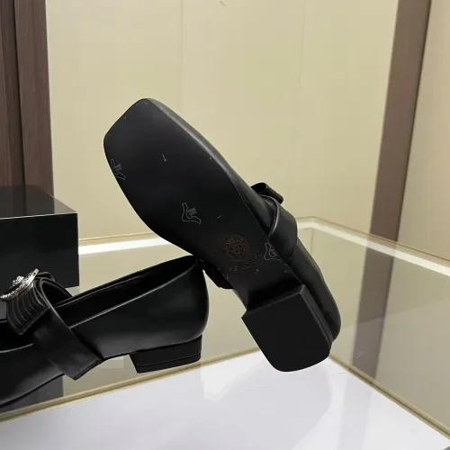 Cheap Versace Flat Shoes For Women #1432234 Replica Wholesale [$82.00 USD] [ITEM#1432234] on Replica Versace Flat Shoes