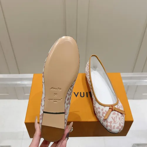 Cheap Louis Vuitton Flat Shoes For Women #1432296 Replica Wholesale [$108.00 USD] [ITEM#1432296] on Replica Louis Vuitton Flat Shoes