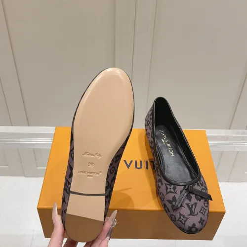 Cheap Louis Vuitton Flat Shoes For Women #1432298 Replica Wholesale [$108.00 USD] [ITEM#1432298] on Replica Louis Vuitton Flat Shoes